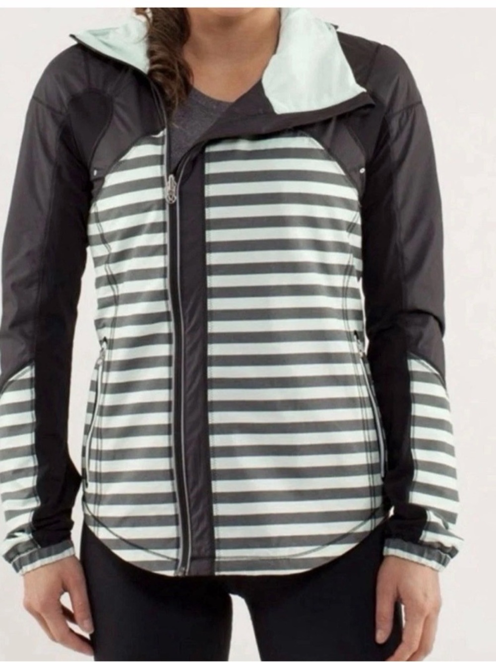 Lululemon Get Up And Glow Run Striped Jacket Size 6 Green Black Women’s